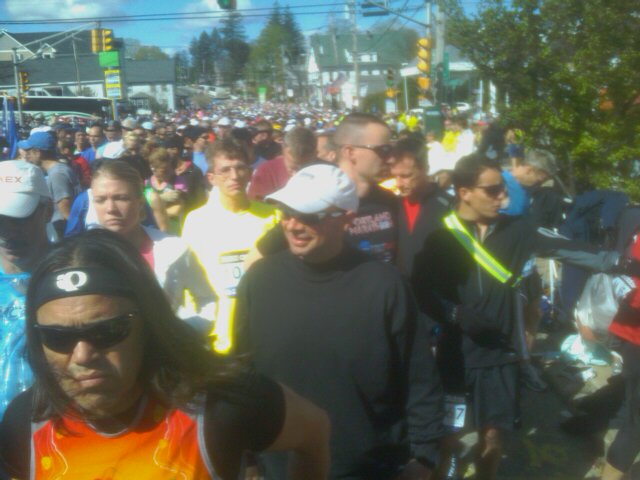 Runners behind me lined up for the start