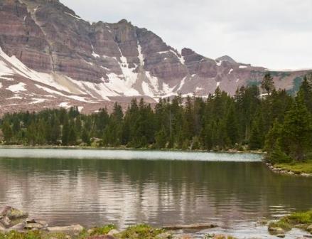 Deadhorse Lake in the day